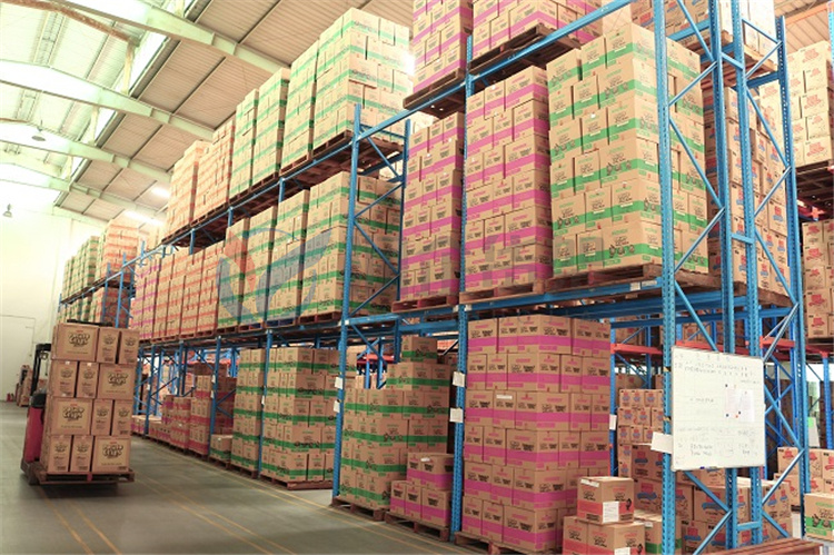 大型食品倉(cāng)庫(kù)橫梁式貨架